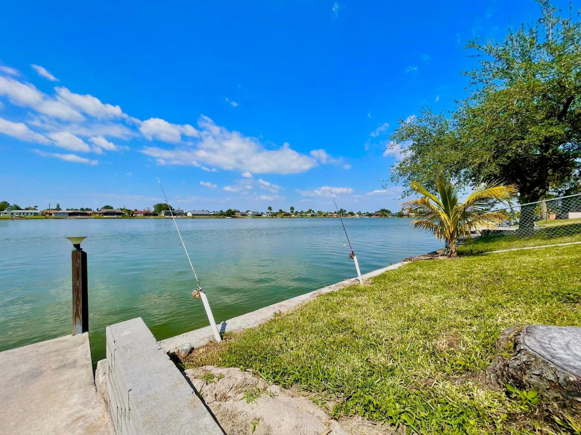 Artistic Decor Scenic Views Saltwater Heated Pool Villa Cape Coral Exterior photo