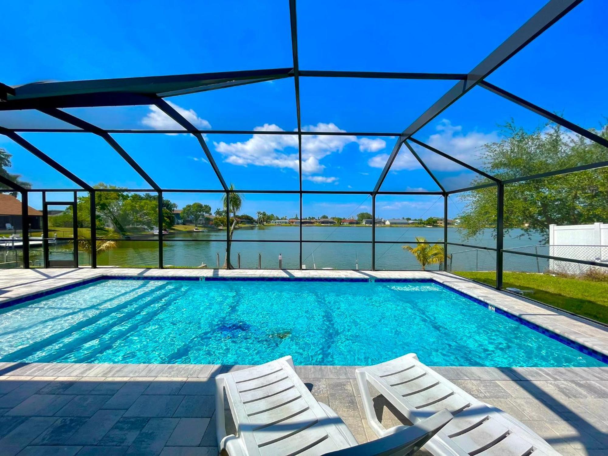 Artistic Decor Scenic Views Saltwater Heated Pool Villa Cape Coral Exterior photo